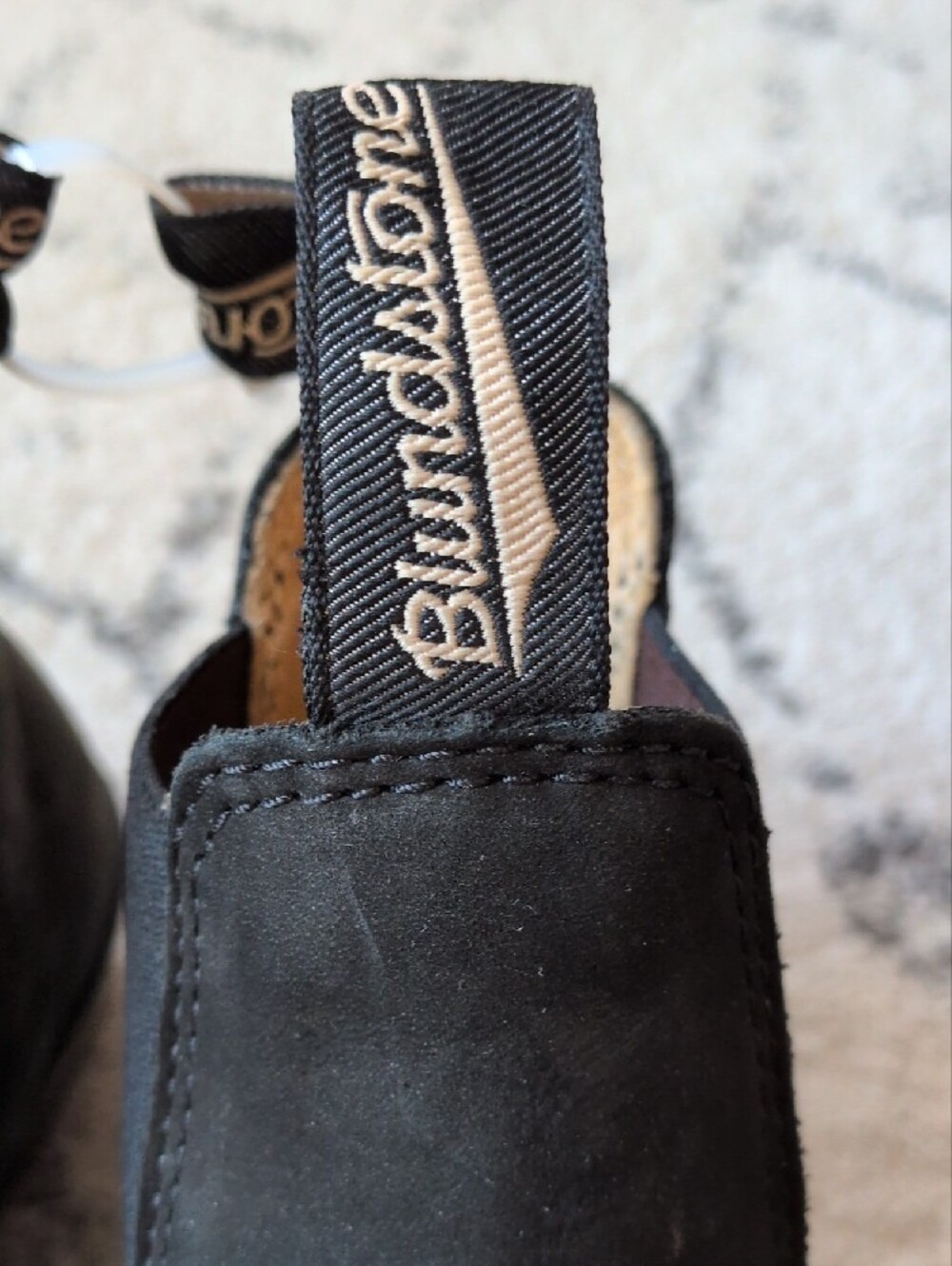 Blundstone Black Suede Chelsea Ankle Boots - Picture 2 of 8